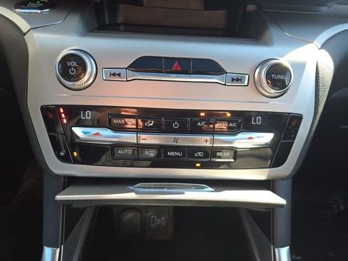 Used 2021 Ford Explorer XLT w/ Equipment Group 202A image 21