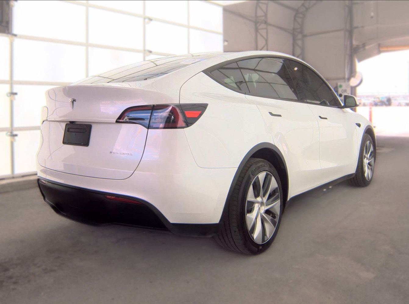 Used 2023 Tesla Model Y Long Range AWD/4WD image 4