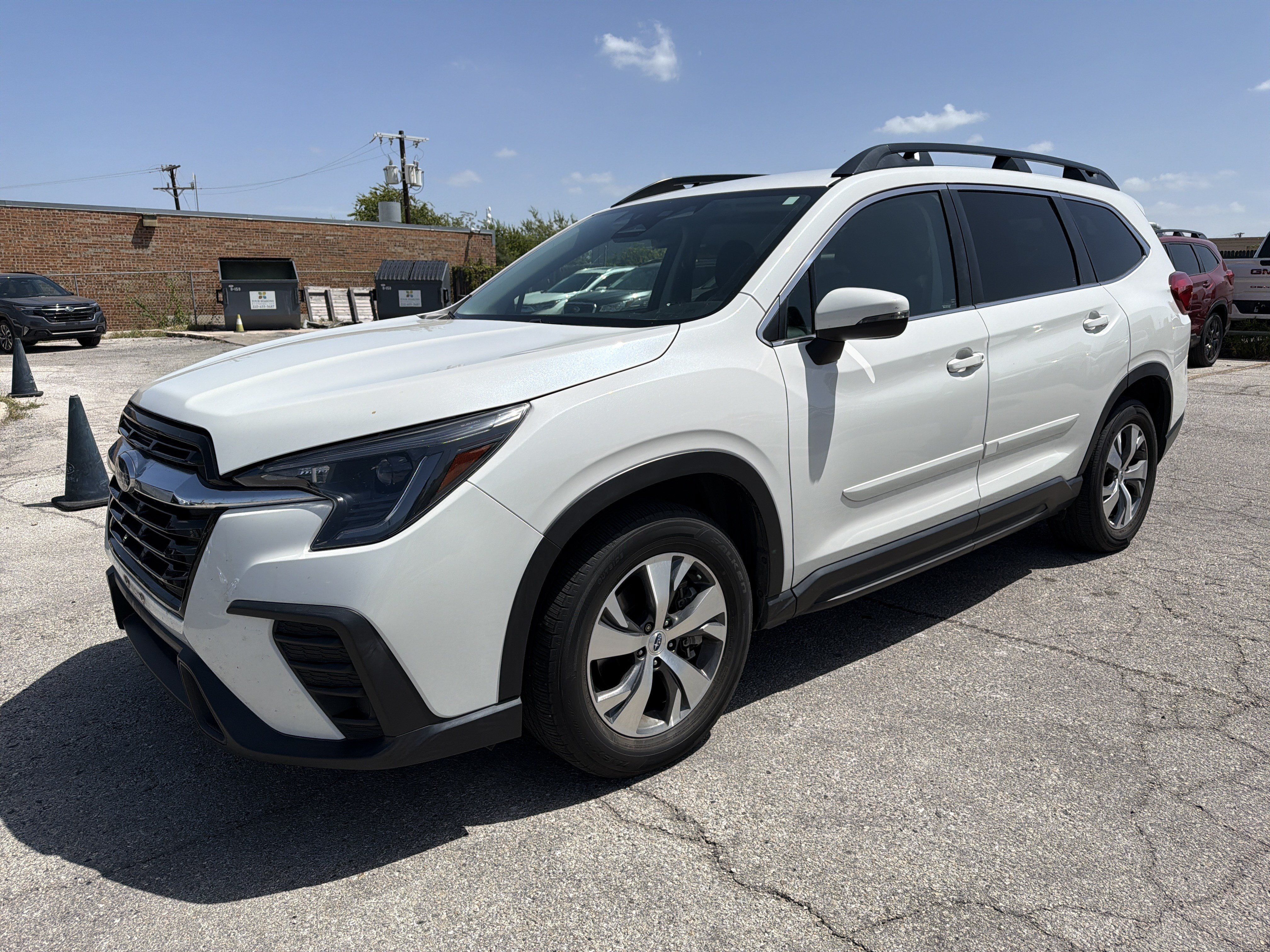 Used 2023 Subaru Ascent Premium w/ Convenience Package AWD/4WD image 7
