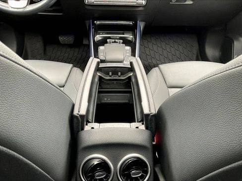Certified 2023 Mercedes-Benz GLB 250 4MATIC image 17
