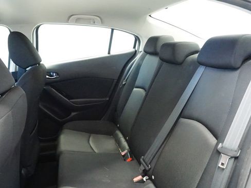 Used 2018 MAZDA MAZDA3 Sport image 17