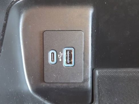Used 2022 Ford F150 XLT w/ Equipment Group 302A High AWD/4WD image 10