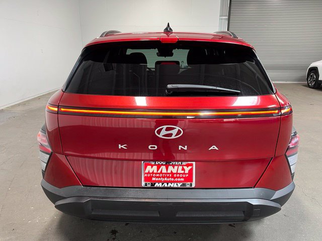 Used 2025 Hyundai Kona SEL FWD image 4