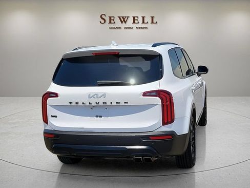Used 2022 Kia Telluride EX w/ EX Premium Package AWD/4WD image 5