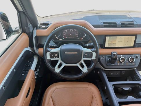 Used 2023 Land Rover Defender 110 SE AWD/4WD image 17