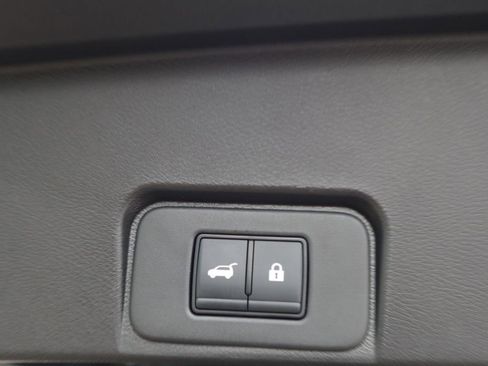 Certified 2025 Nissan Rogue SV AWD/4WD image 32