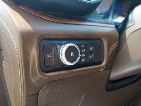 Used 2021 Ford Explorer King Ranch w/ Premium Technology Package image 20