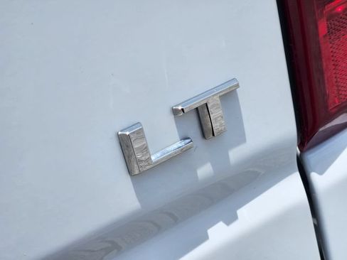 Used 2023 Chevrolet Silverado 1500 LT AWD/4WD image 12