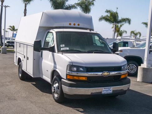 New 2026 Chevrolet Express 3500 w/ Power Convenience Package RWD image 3