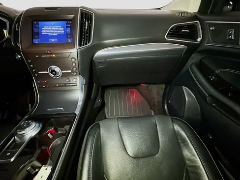 Used 2020 Ford Edge Titanium w/ Equipment Group 301A AWD/4WD image 32