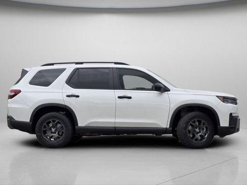 New 2026 Honda Pilot TrailSport image 11