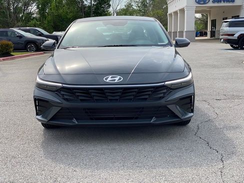 New 2026 Hyundai Elantra SE FWD image 2
