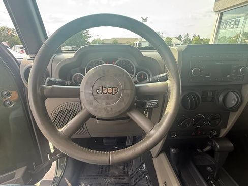 Used 2007 Jeep Wrangler Sahara w/ Dual Top Group AWD/4WD image 12