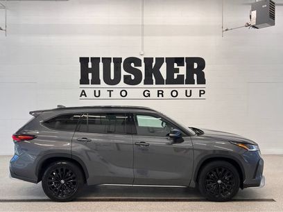 Used 2025 Toyota Highlander XSE