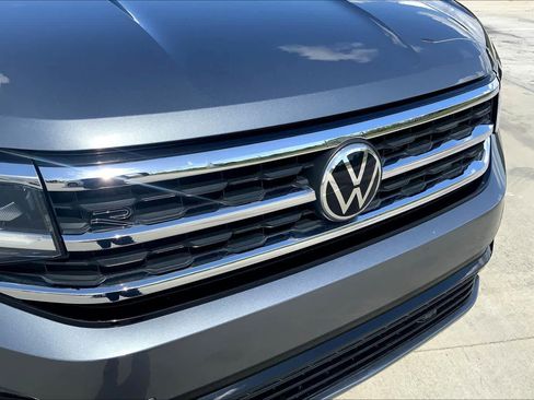 Used 2021 Volkswagen Atlas SE w/ Panoramic Sunroof Package image 29