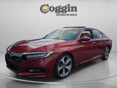 Used 2018 Honda Accord Touring image 1