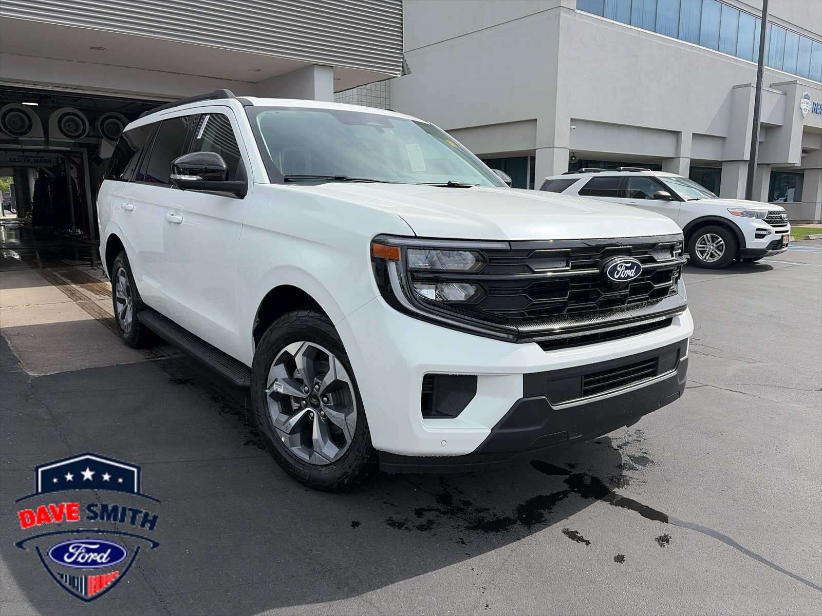 New 2027 Ford Expedition Active AWD/4WD image 1