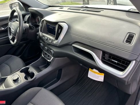 Used 2024 GMC Terrain SLE w/ Driver Convenience Package image 24
