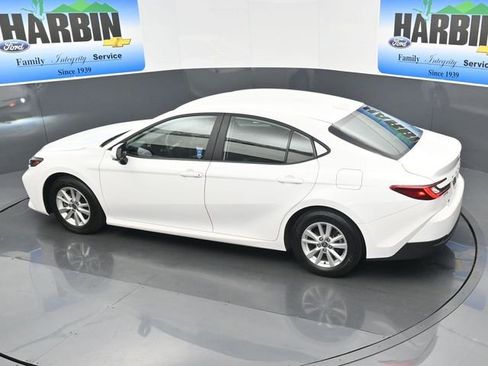 Used 2025 Toyota Camry LE image 23