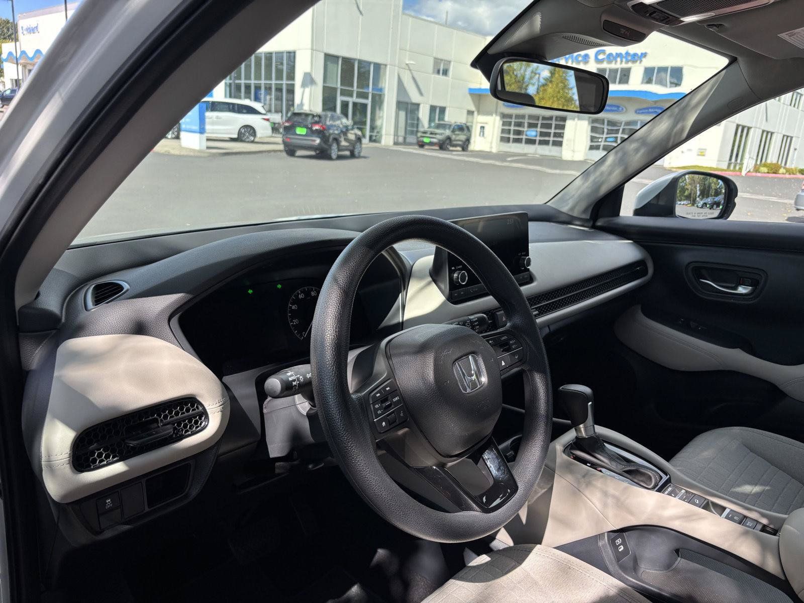 Used 2025 Honda HR-V LX image 6