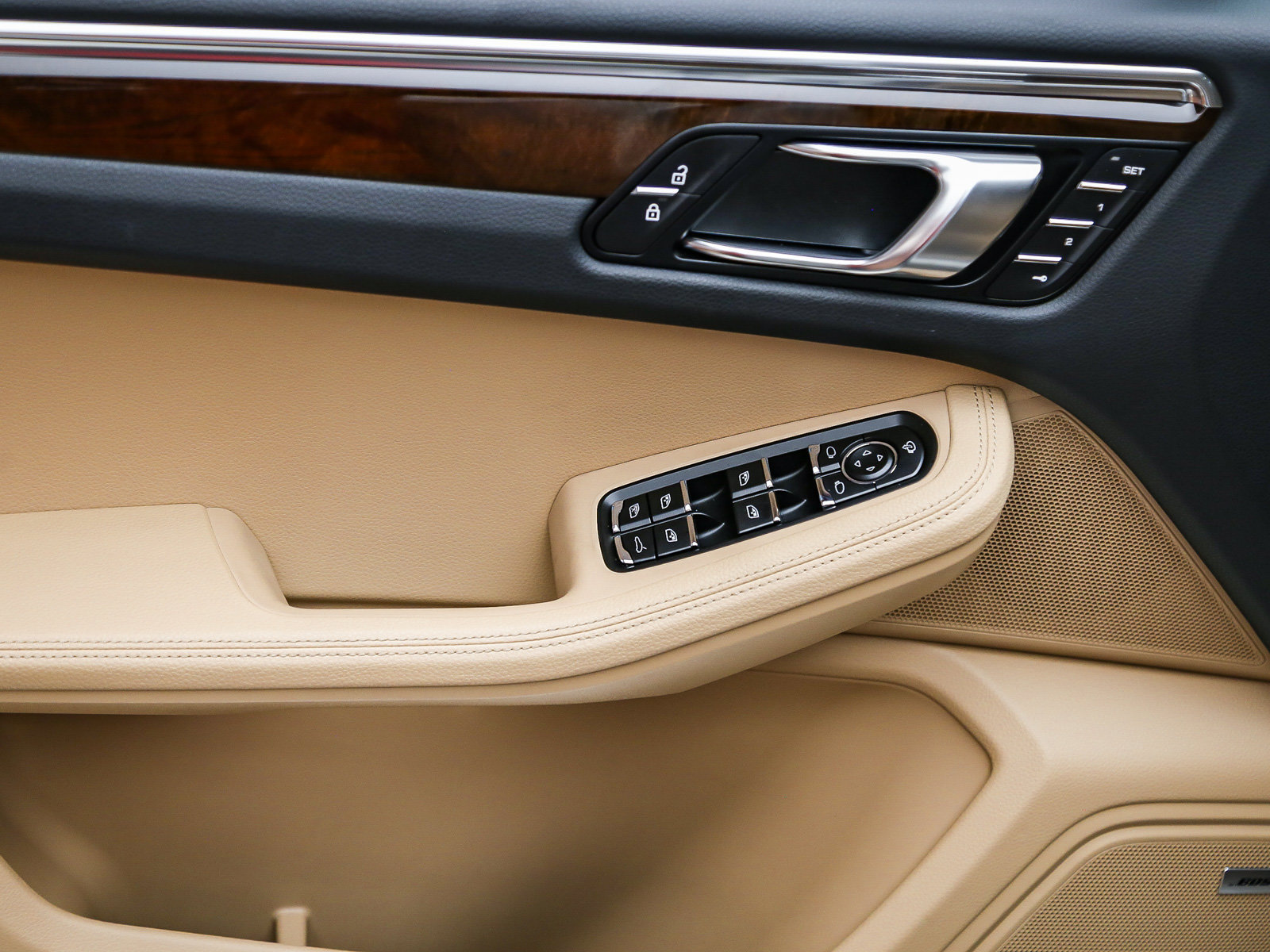 Certified 2026 Porsche Macan AWD/4WD image 27