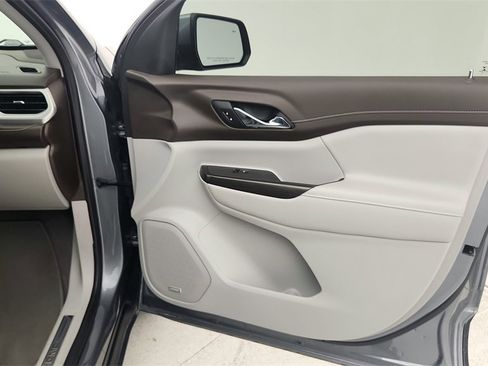 Used 2022 GMC Acadia SLT image 34