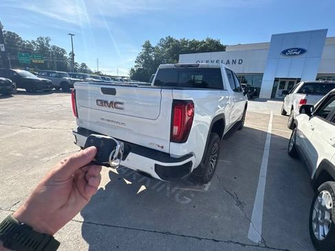 Used 2021 GMC Sierra 1500 AT4 w/ AT4 Premium Package AWD/4WD image 23
