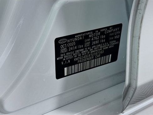Certified 2026 Genesis G70 2.5T RWD image 32