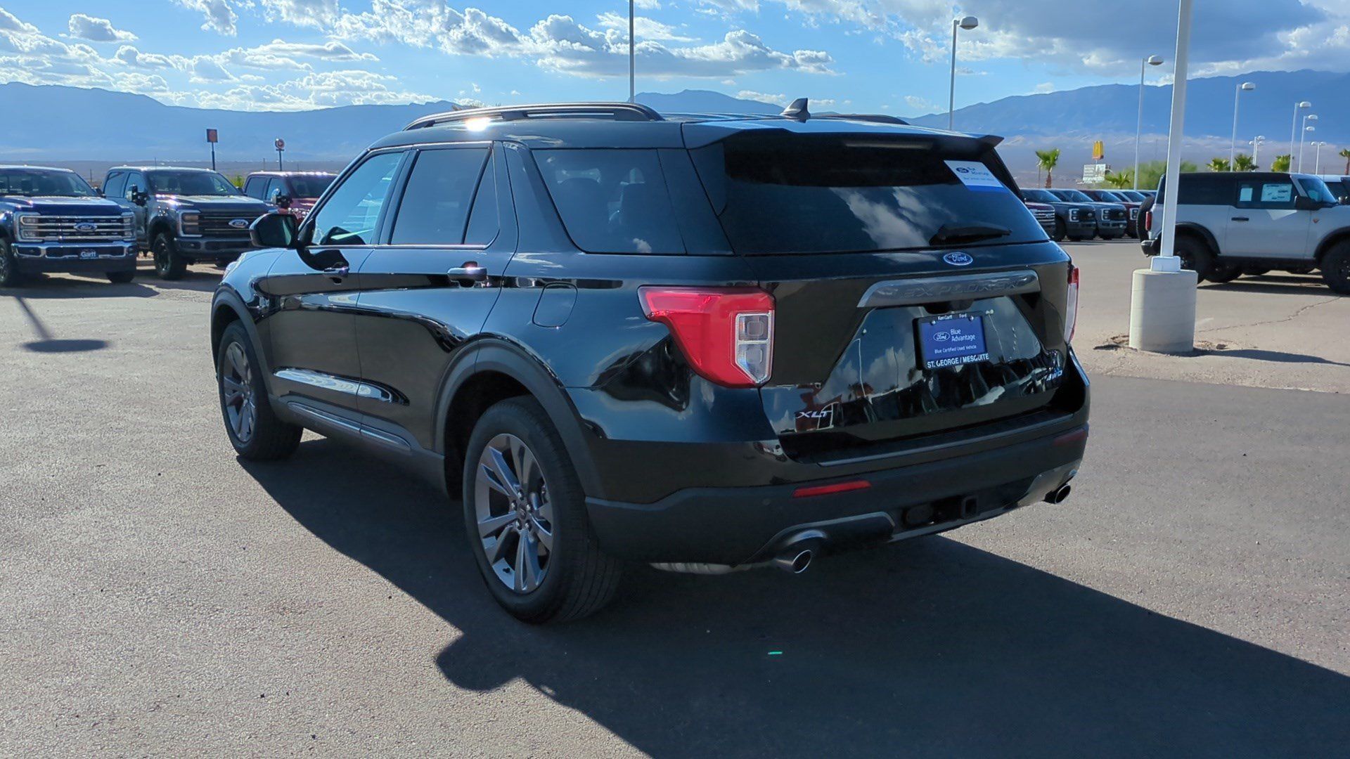 Used 2023 Ford Explorer XLT w/ Equipment Group 202A AWD/4WD image 6