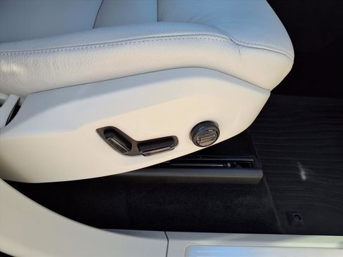 Used 2024 Volvo XC90 B5 Core w/ Protection Package Premier image 12