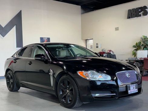 Used 2011 Jaguar XF RWD image 3