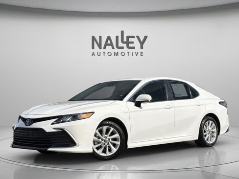 Used 2024 Toyota Camry LE image 1