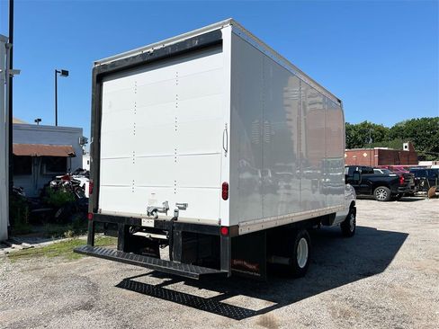 Used 2023 Ford E-450 and Econoline 450 Super Duty w/ Driver's Safety Package RWD image 7