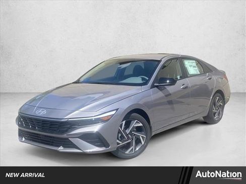 Certified 2025 Hyundai Elantra SEL image 1