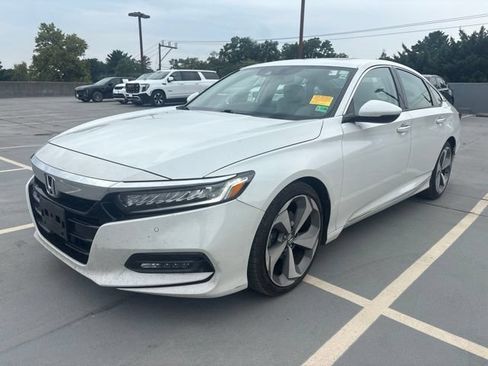 Used 2018 Honda Accord Touring image 1