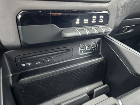Used 2019 RAM 1500 Big Horn image 38