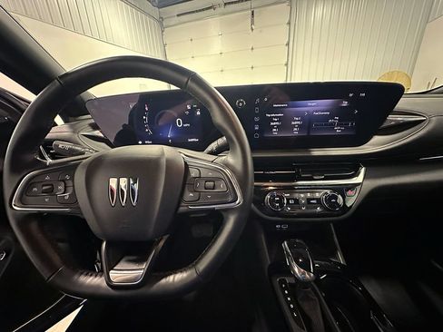 Used 2024 Buick Envista Sport Touring w/ Convenience I Package FWD image 41