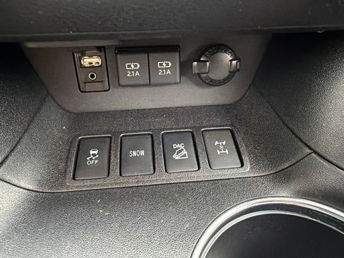 Used 2019 Toyota Highlander SE AWD/4WD image 21