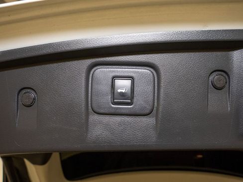 Used 2018 Nissan Murano SL image 7