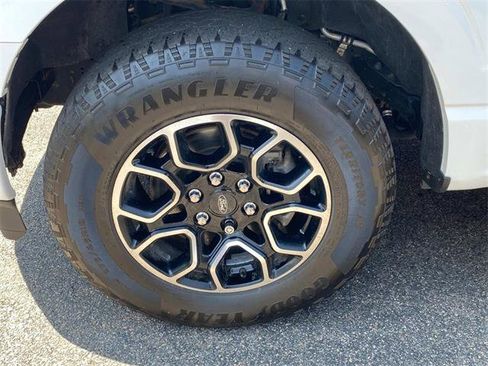 Certified 2022 Ford F150 XLT w/ Equipment Group 302A High image 44