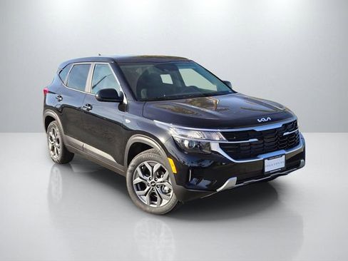 New 2026 Kia Seltos LX FWD image 1