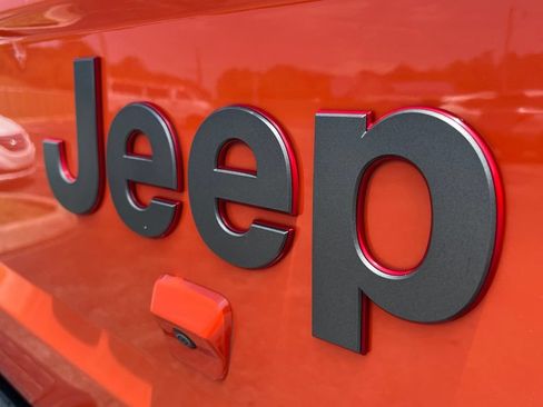 Used 2020 Jeep Gladiator Rubicon AWD/4WD image 12