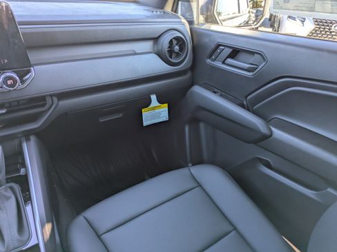 New 2025 Chevrolet Colorado Trail Boss w/ Off-Road Front Bumper Package image 11