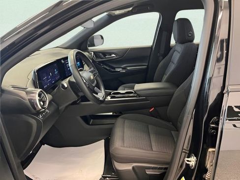 Used 2025 Chevrolet Equinox LT AWD/4WD image 15