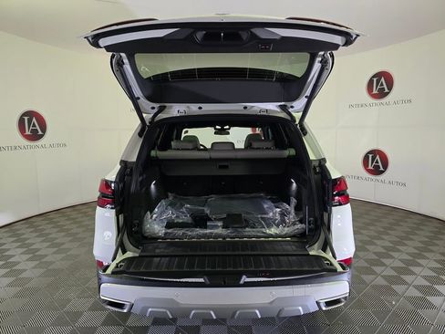 New 2026 BMW X5 xDrive50e w/ Climate Comfort Package image 8
