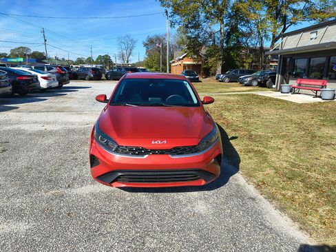 Used 2022 Kia Forte LXS image 3