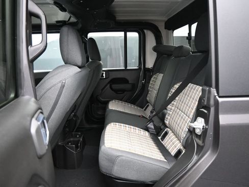 New 2026 Jeep Gladiator Sport AWD/4WD image 22