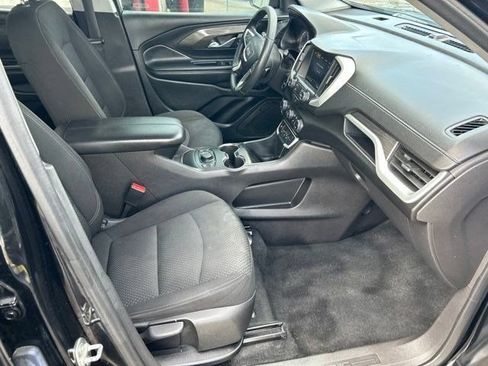 Used 2024 GMC Terrain SLE w/ Driver Convenience Package FWD image 44