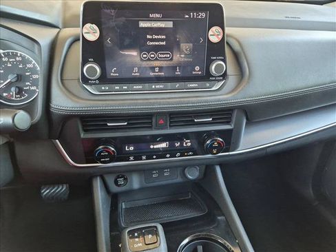 Used 2024 Nissan Rogue SV FWD image 14