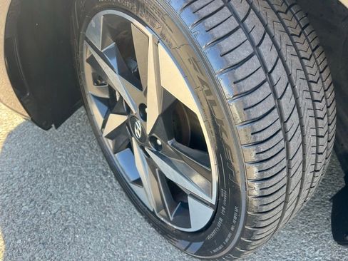 Used 2022 Hyundai Elantra SEL w/ Convenience + Premium Package image 9